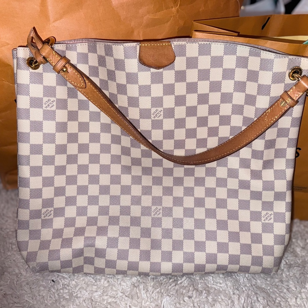 Authentic Louis Vuitton Graceful Handbag